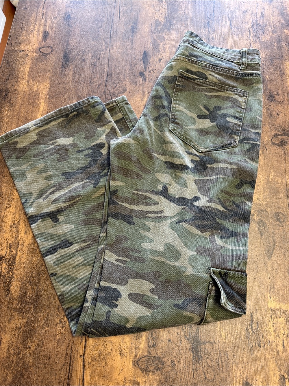 SHEIN Women's Flare Cargo Jeans in Green Camo
